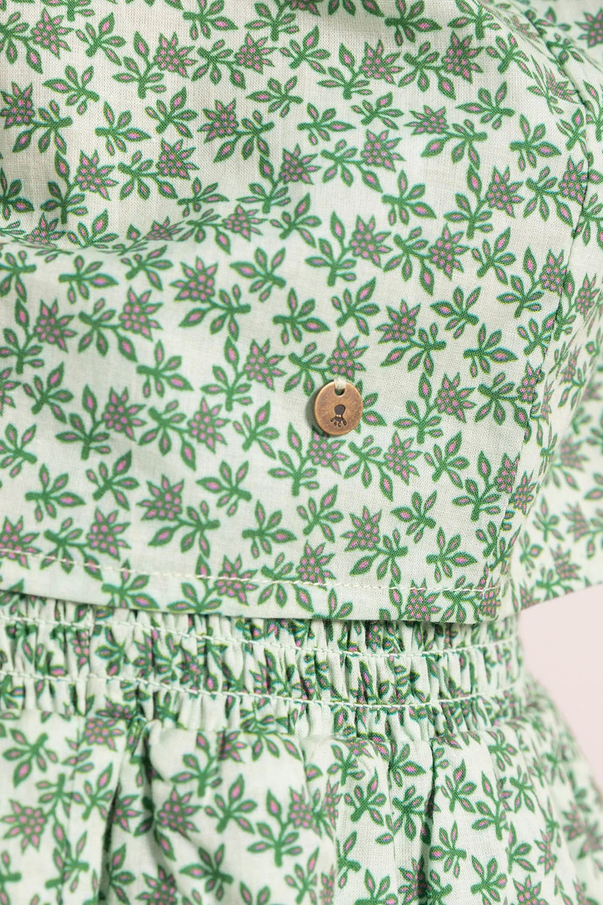 BLUSA TEEN ASIMÉTRICA ESTAMPADO HOJAS VERDE CLARO - Image 7