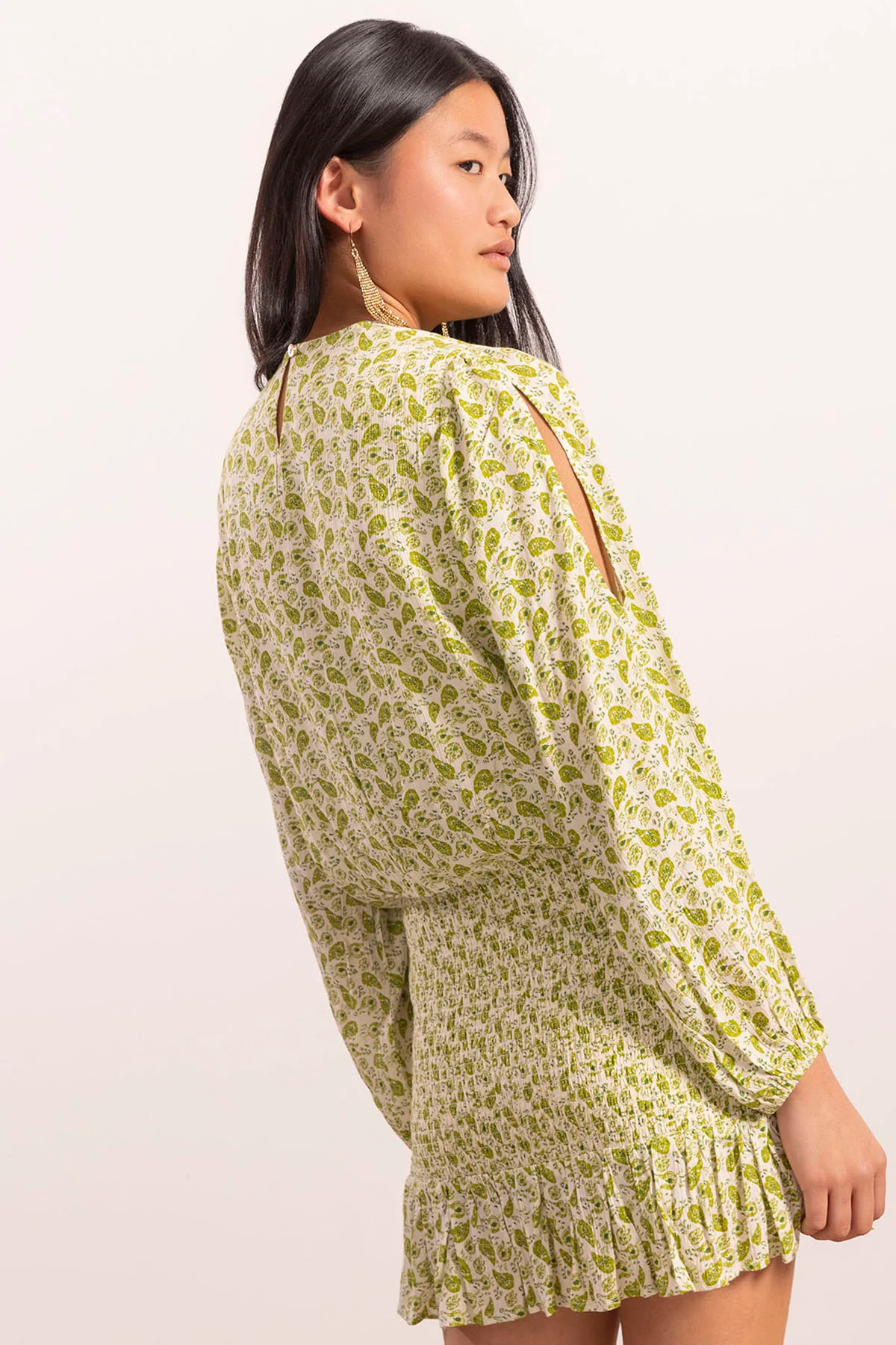 BLUSA TEEN CUT-OUT ESTAMPADO PAISLEY VERDE CLARO - Image 4