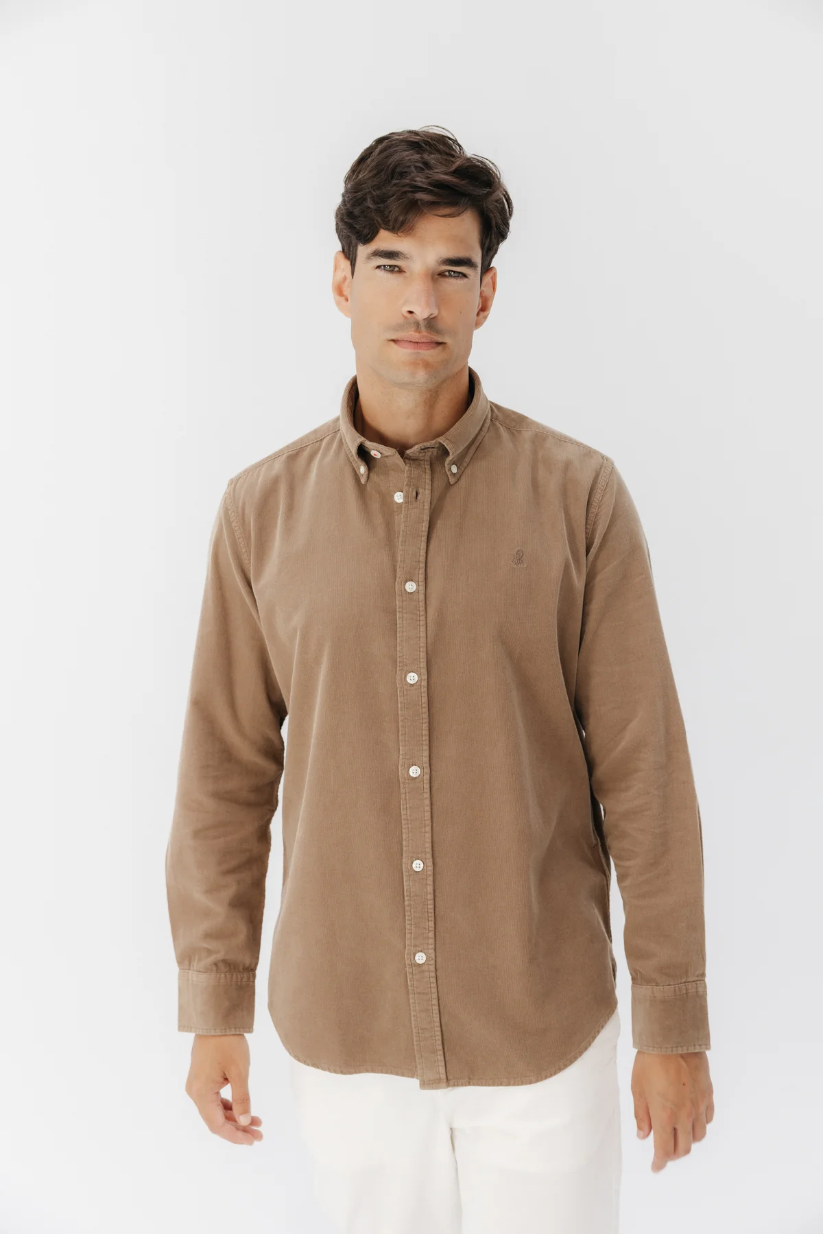 CAMISA CASUAL CORDUROY TINTADA TOPO