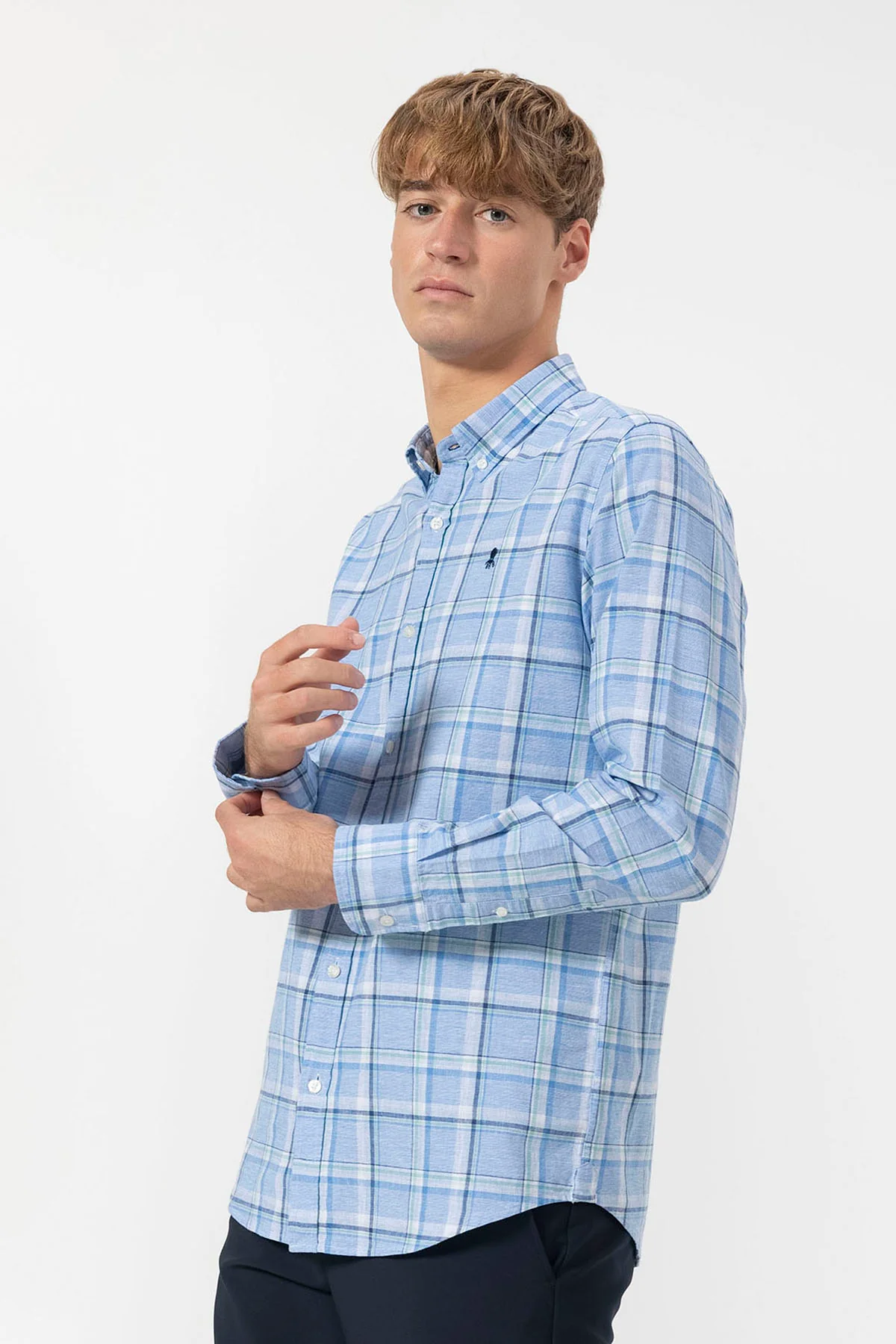 CAMISA CUELLO BOTÓN LINO CUADROS AZUL MULTICOLOR - Image 3