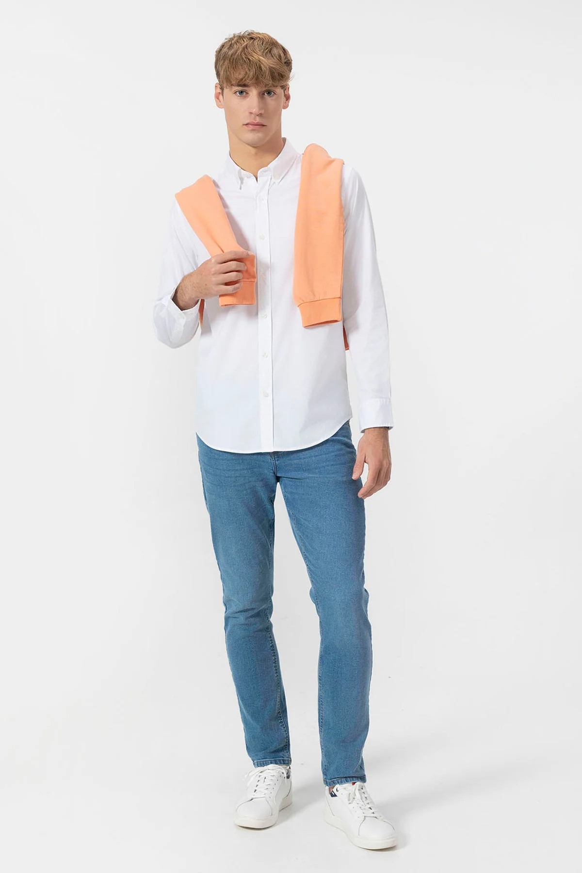 CAMISA CUELLO BOTÓN POPELIN ELÁSTICO BLANCO PURO