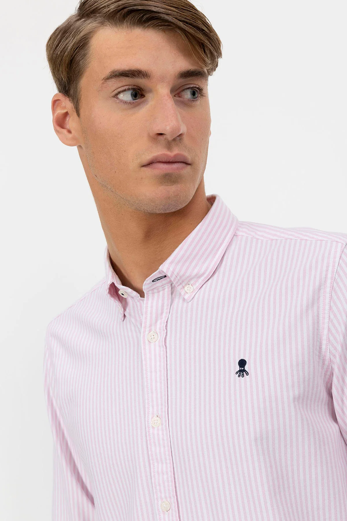 Camisa oxford cuello botón rayas rosa - Image 3
