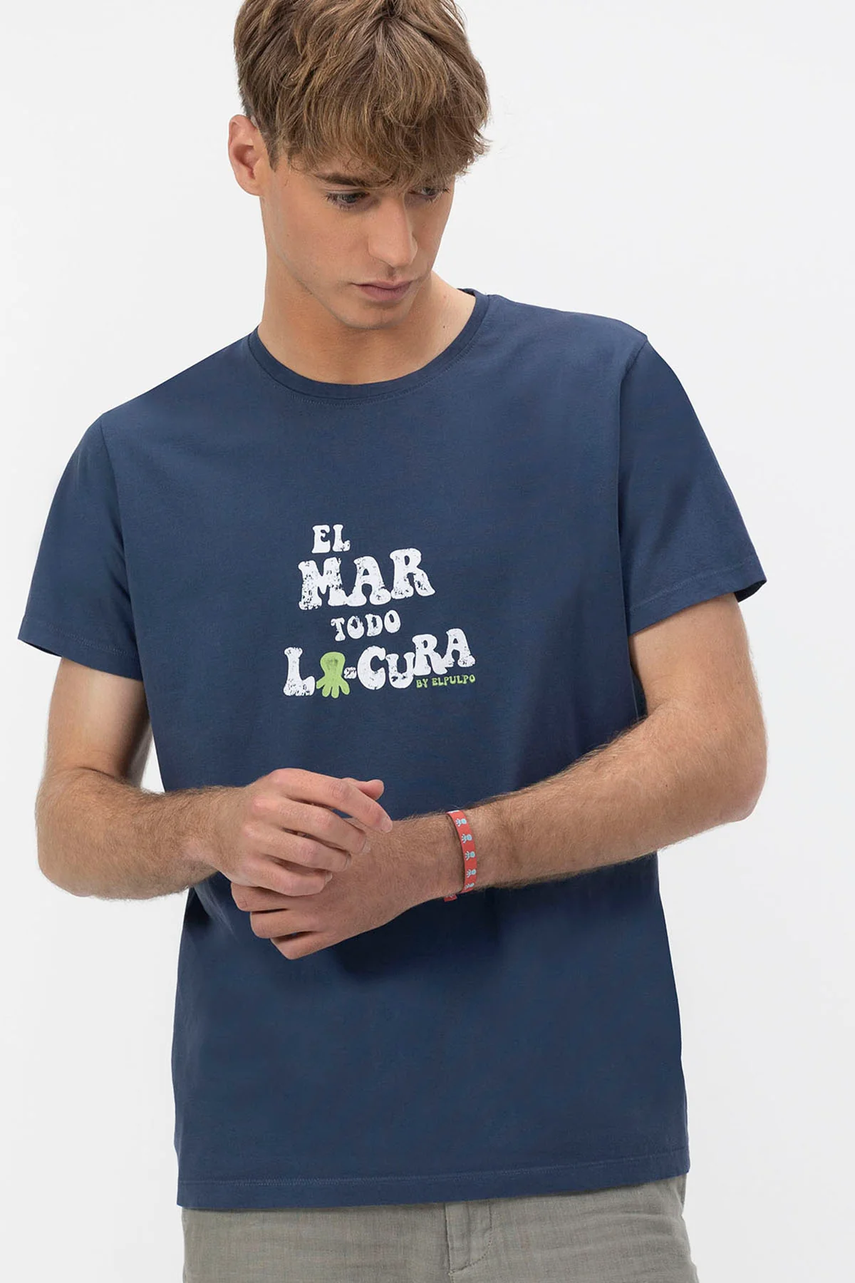 CAMISETA  EL MAR TODO LO-CURA AZUL MARINO DELAVÉ - Image 3