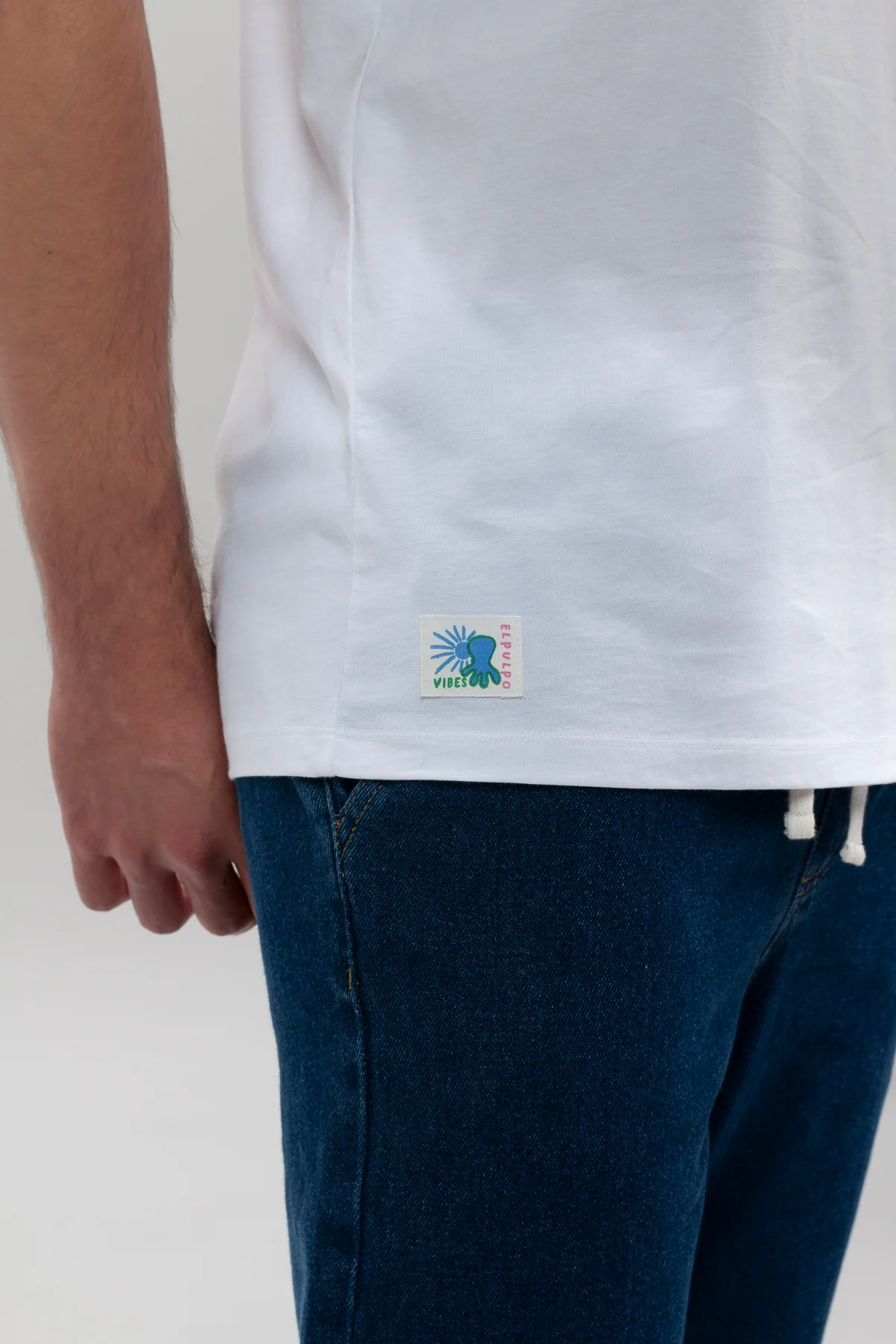 Camiseta estampado logo blanco puro - Image 3