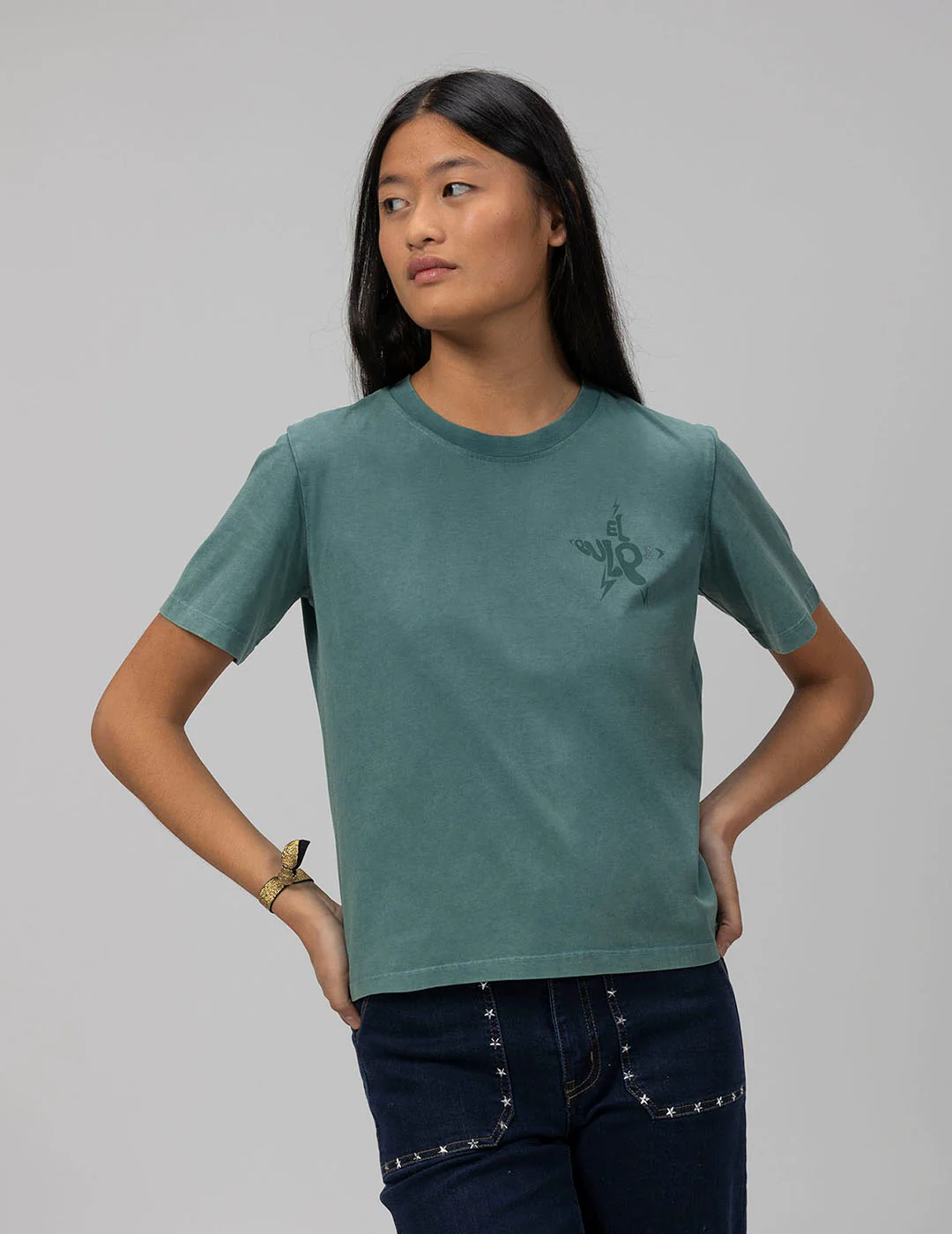 CAMISETA TEEN BÁSICA LAVADA LOGO VERDE BOTELLA - Image 4