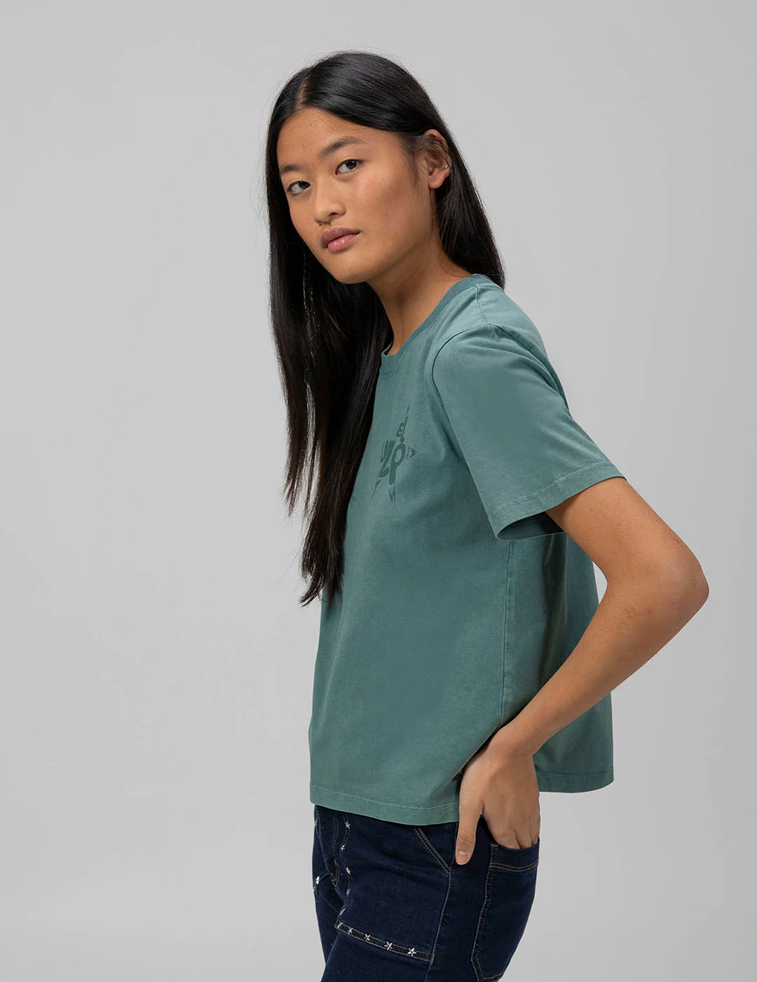 CAMISETA TEEN BÁSICA LAVADA LOGO VERDE BOTELLA - Image 5