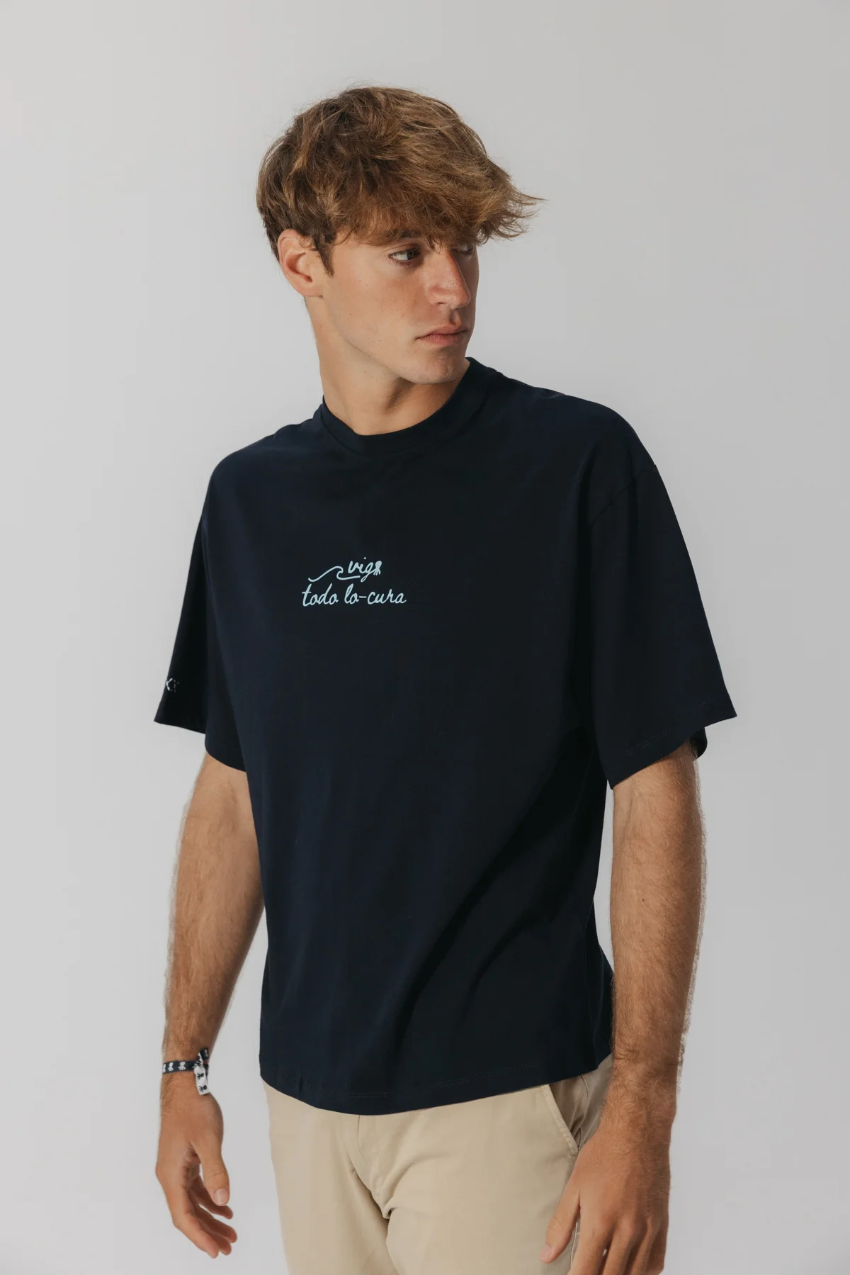 Camiseta Vigo todo locura azul marino - Image 4