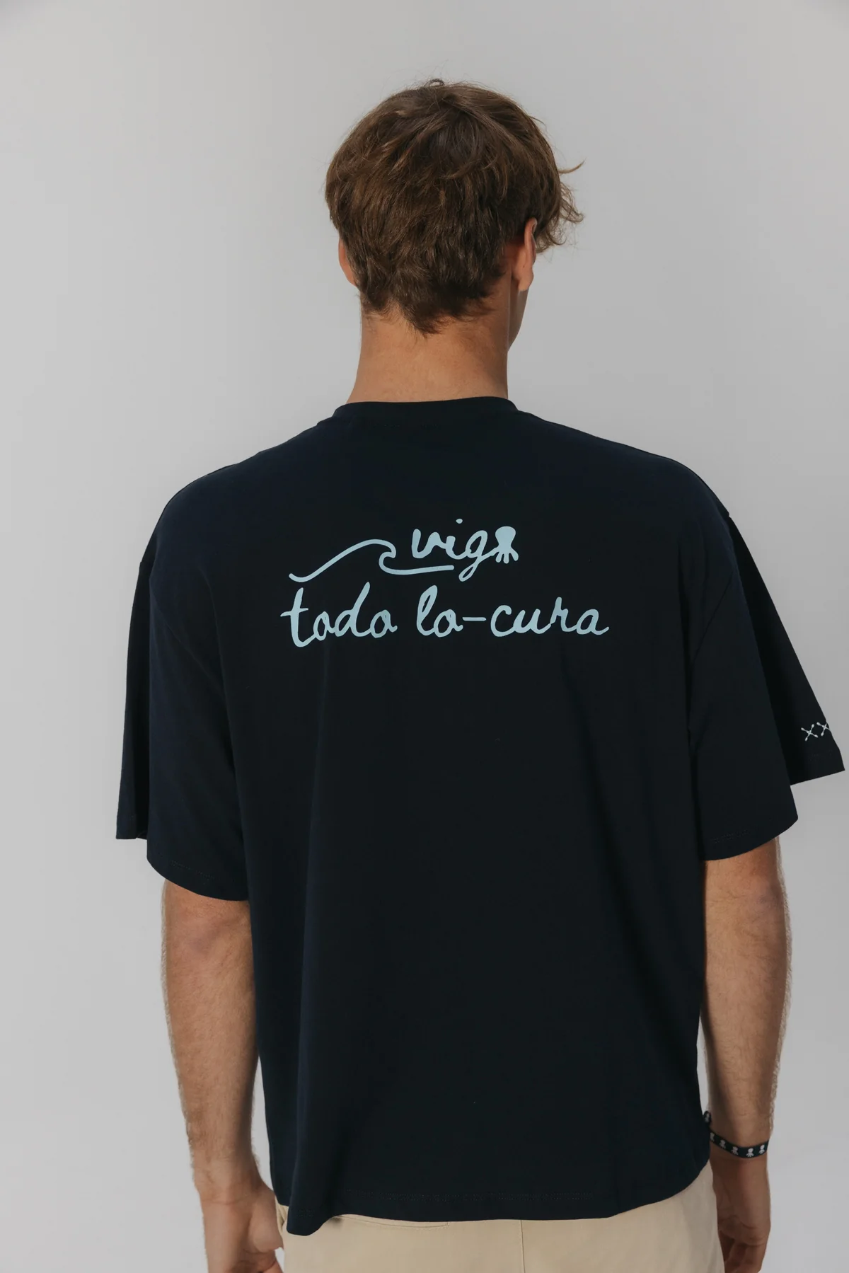 Camiseta Vigo todo locura azul marino - Image 6