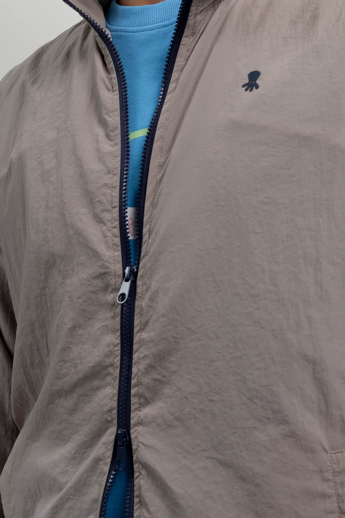 Cazadora bomber nylon arena - Image 6