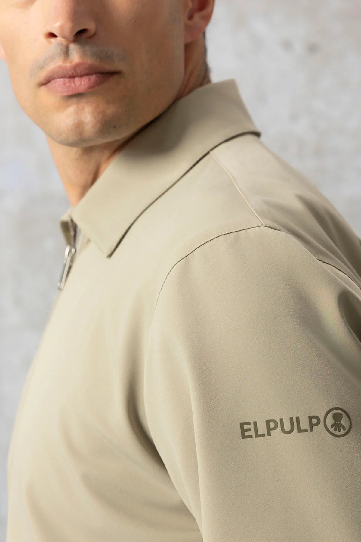 CAZADORA TECNICA ULTRALIGERA BEIGE - Image 5