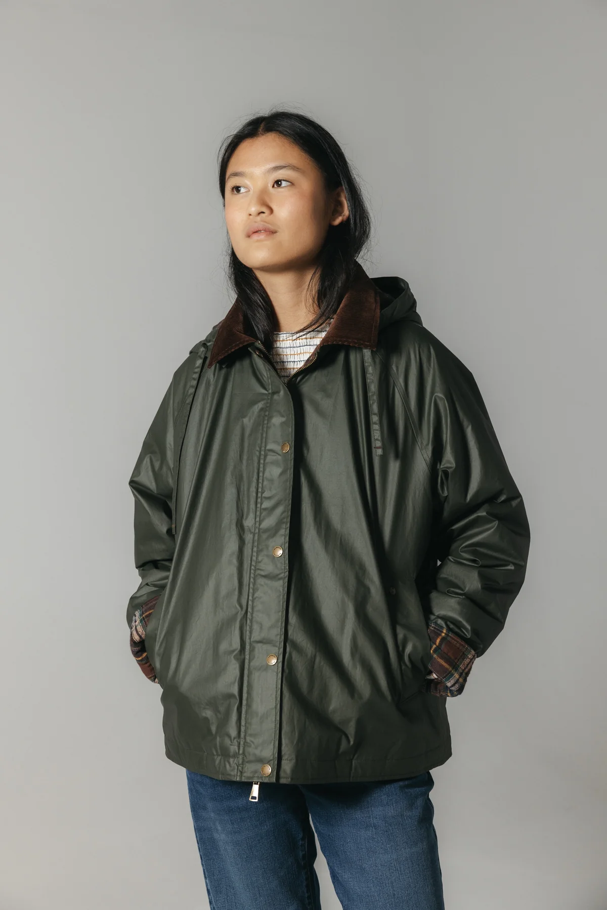 CHAQUETA TEEN ENCERADA NEW VERDE MILITAR - Image 4