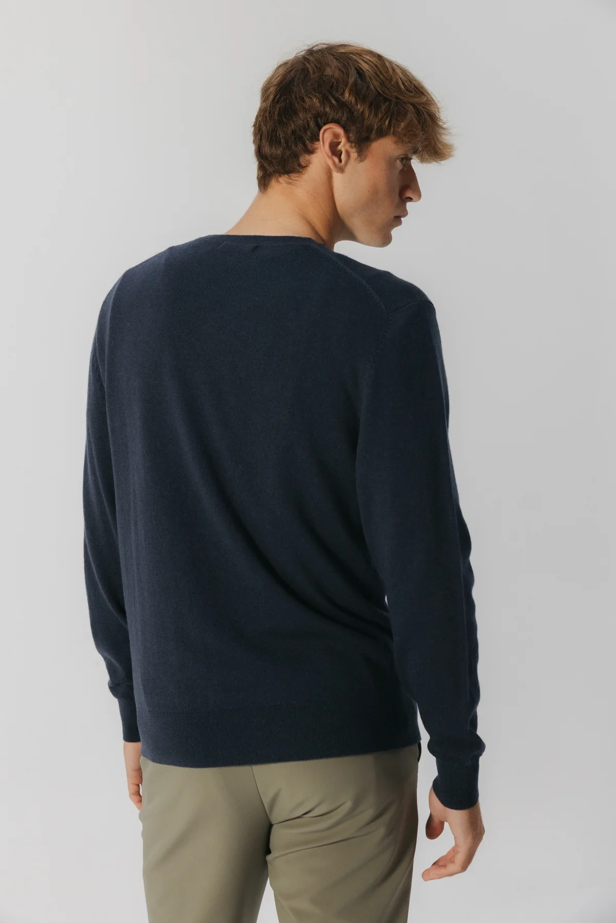 JERSEY BÁSICO CUELLO PICO AZUL MARINO - Image 5