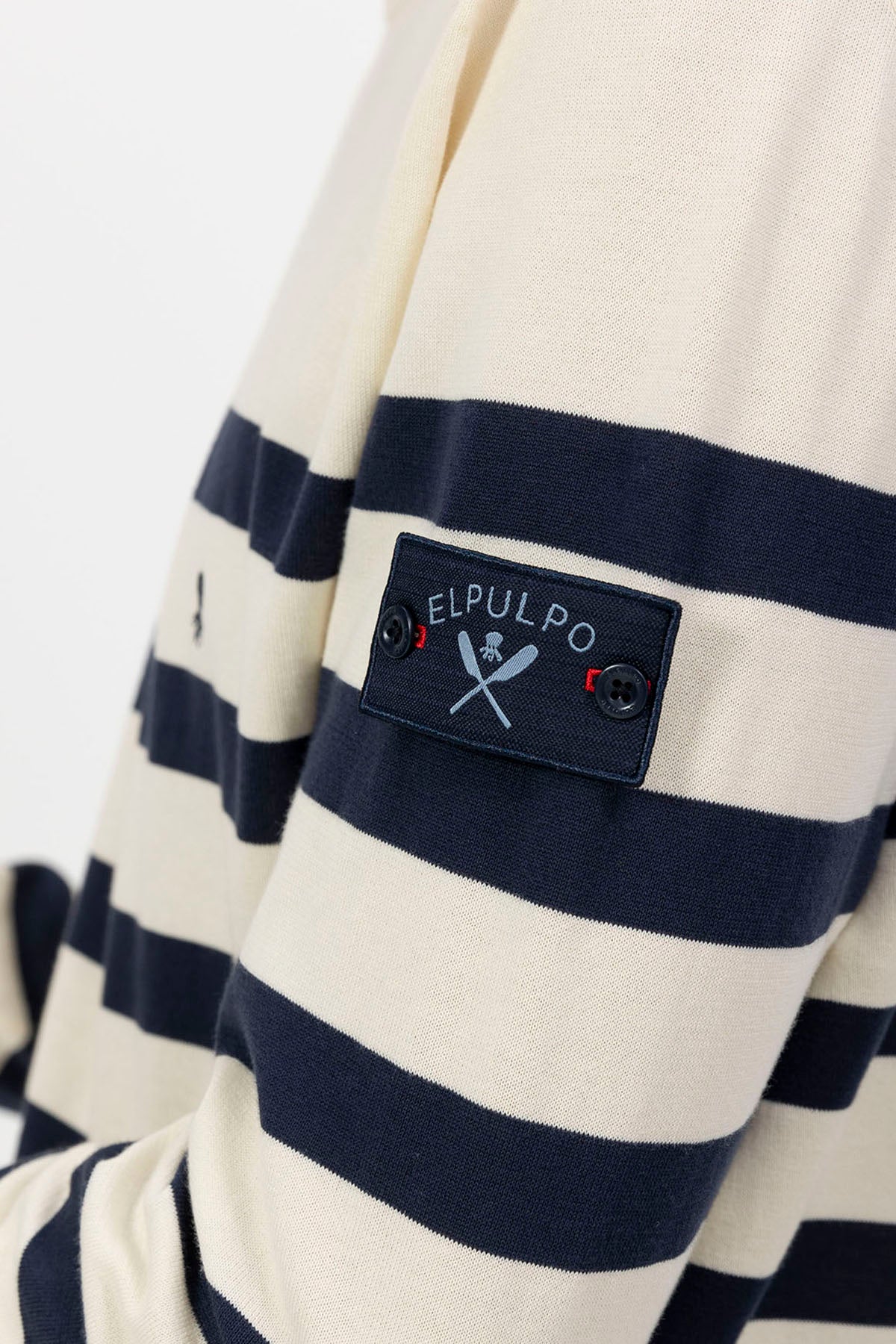 JERSEY MARINERO CON PARCHE MULTICOLOR - Image 3