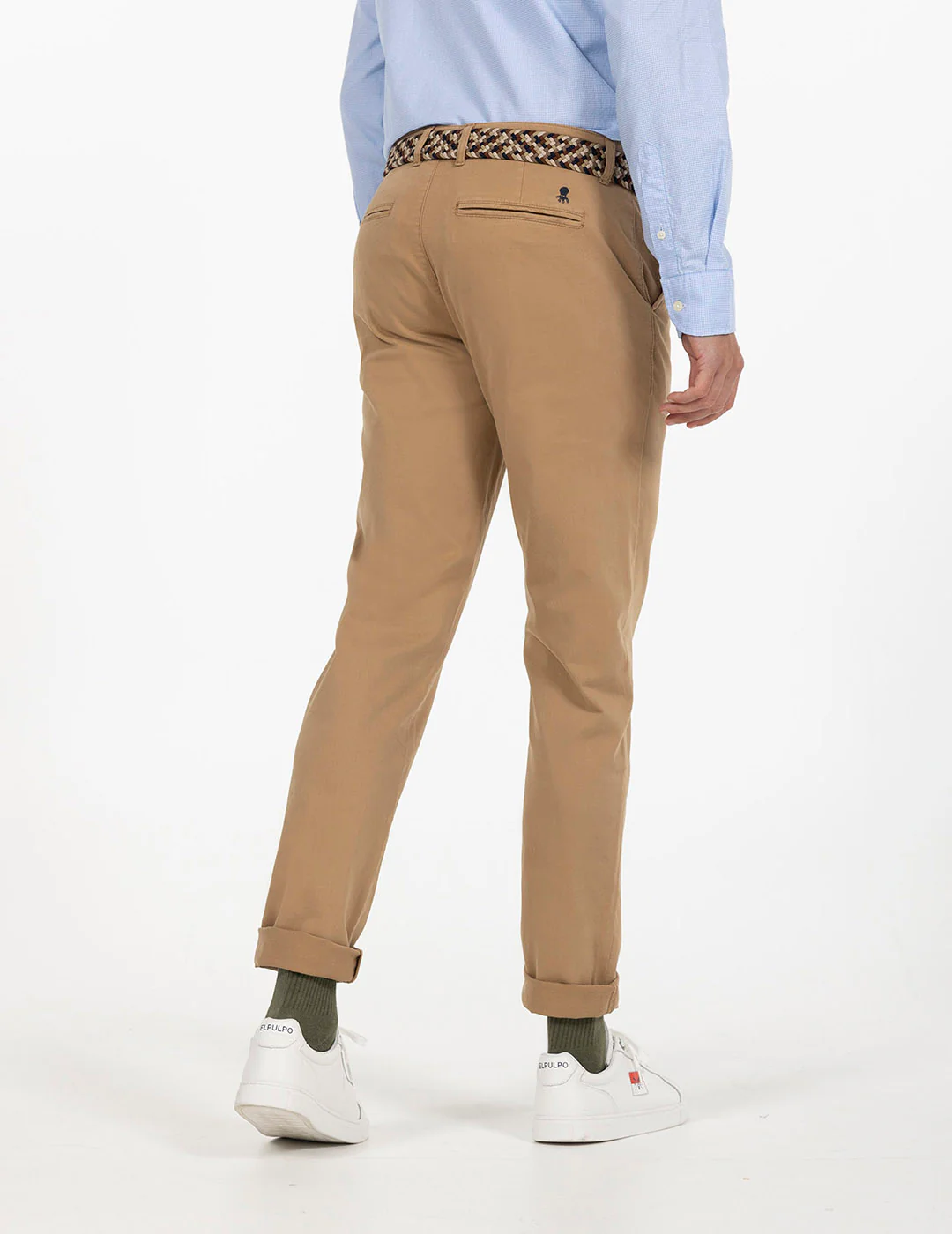 PANTALÓN CHINO CARAMELO - Image 3