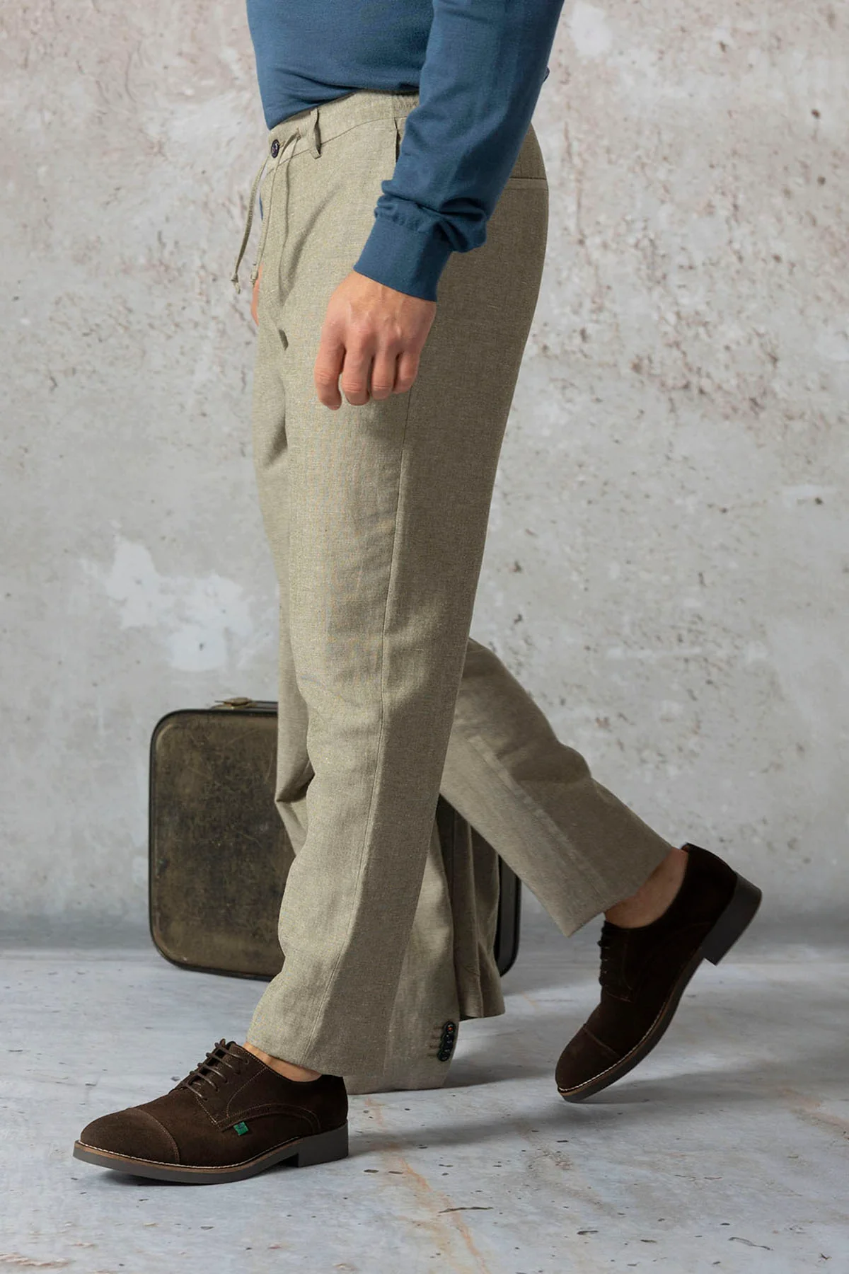 PANTALÓN RELAXED CON LINO VERDE DELAVÉ - Image 3