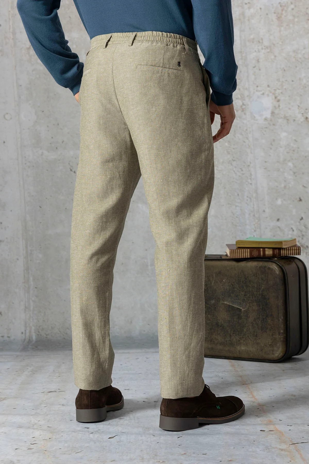 PANTALÓN RELAXED CON LINO VERDE DELAVÉ - Image 4