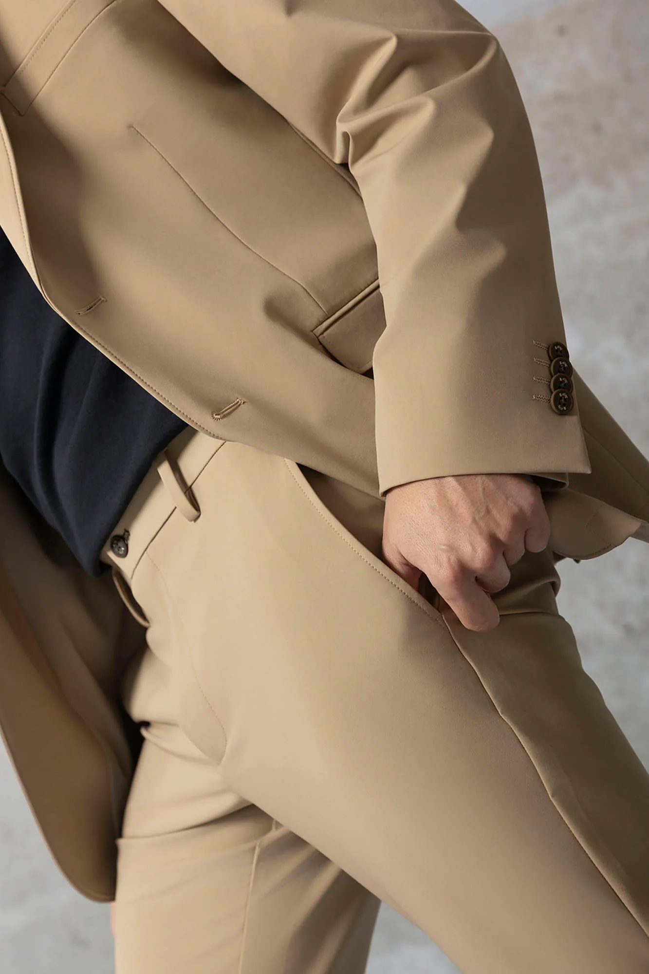 PANTALÓN TÉCNICO ULTRALIGERO TOPO - Image 10