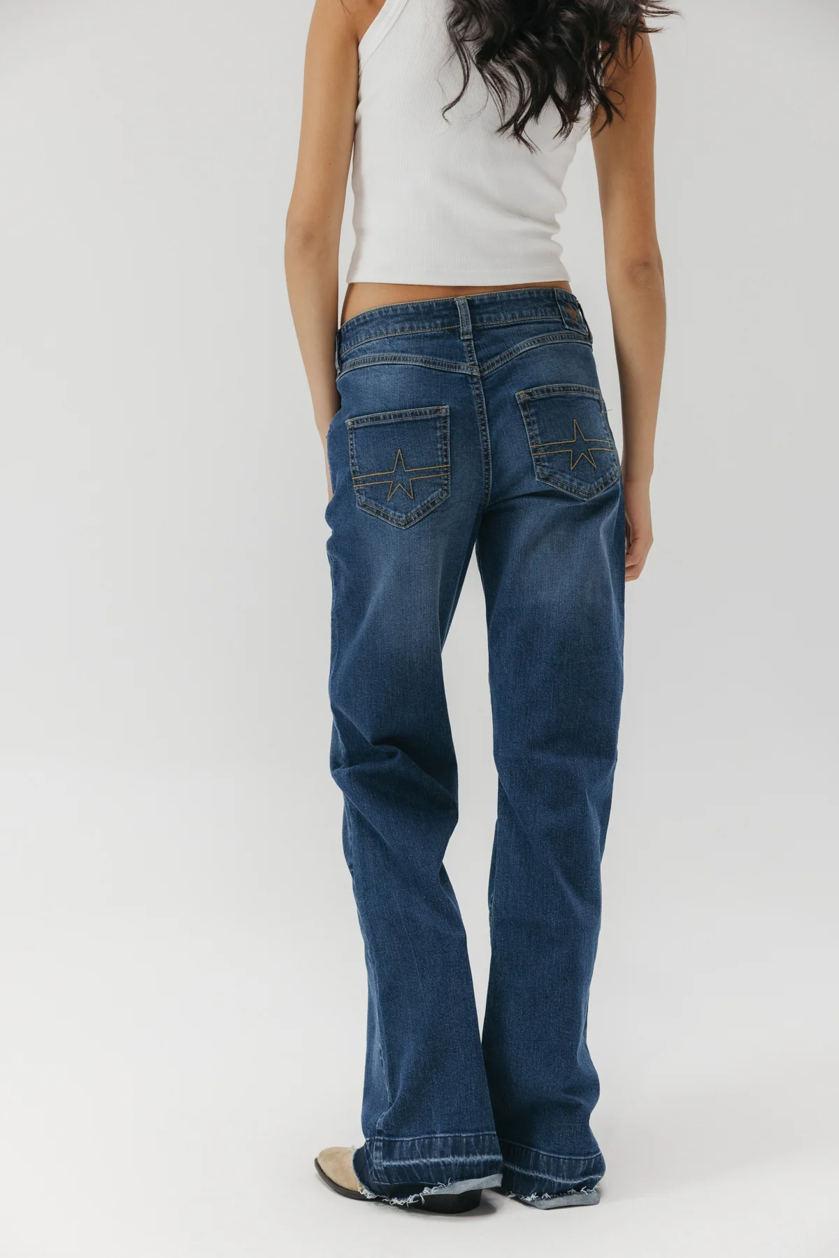 PANTALÓN TEEN DENIM DESFLECADO AZUL MEDIO DELAVÉ - Image 6