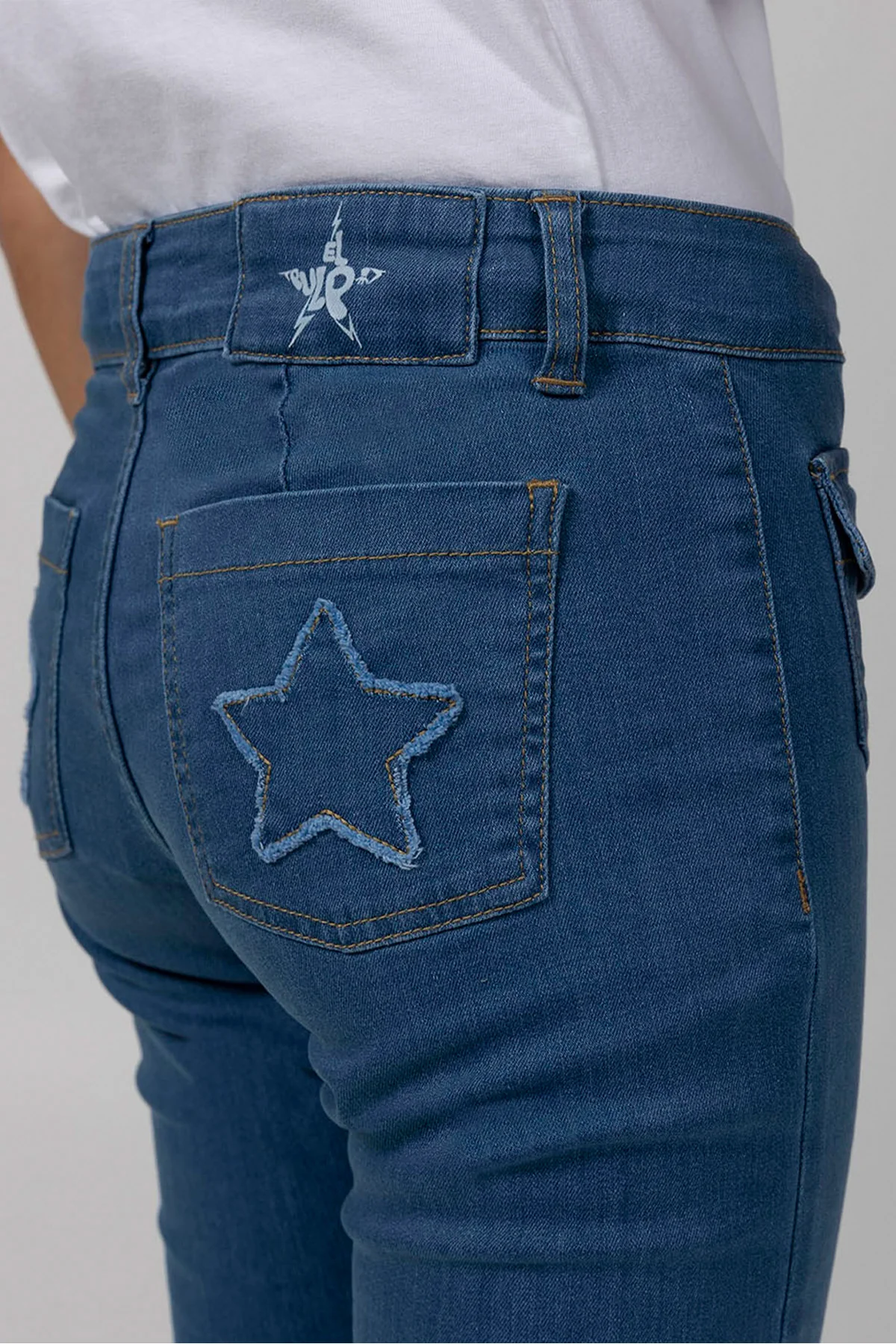 PANTALÓN TEEN DENIM FLARE TIRO ALTO INDIGO DELAVÉ - Image 5