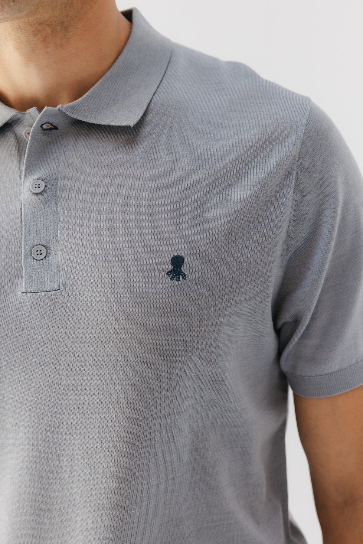 POLO MERINO CUELLO CAMISERO GRIS VIGORÉ - Image 3