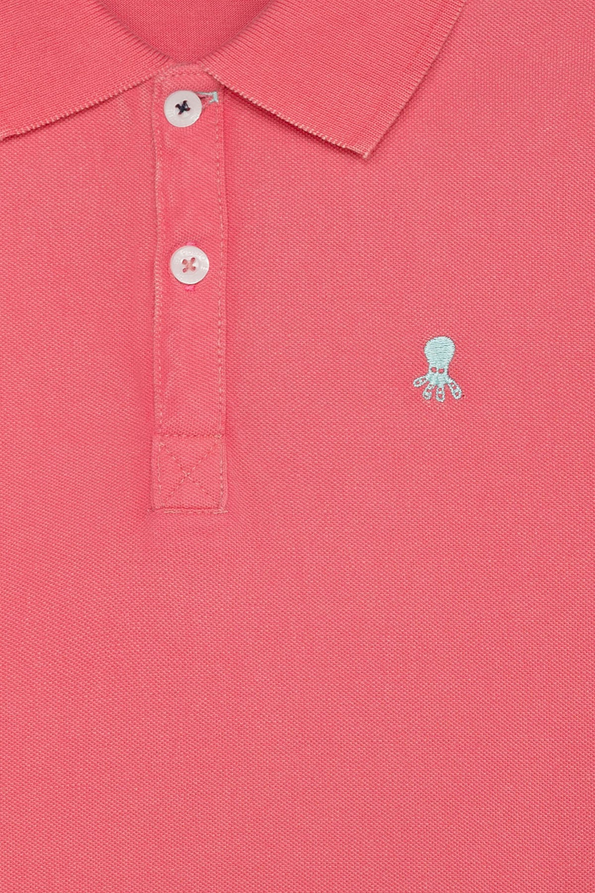 POLO NIÑO LAVADO BORDADOS A CONTRASTE ROSA CHICLE - Image 3