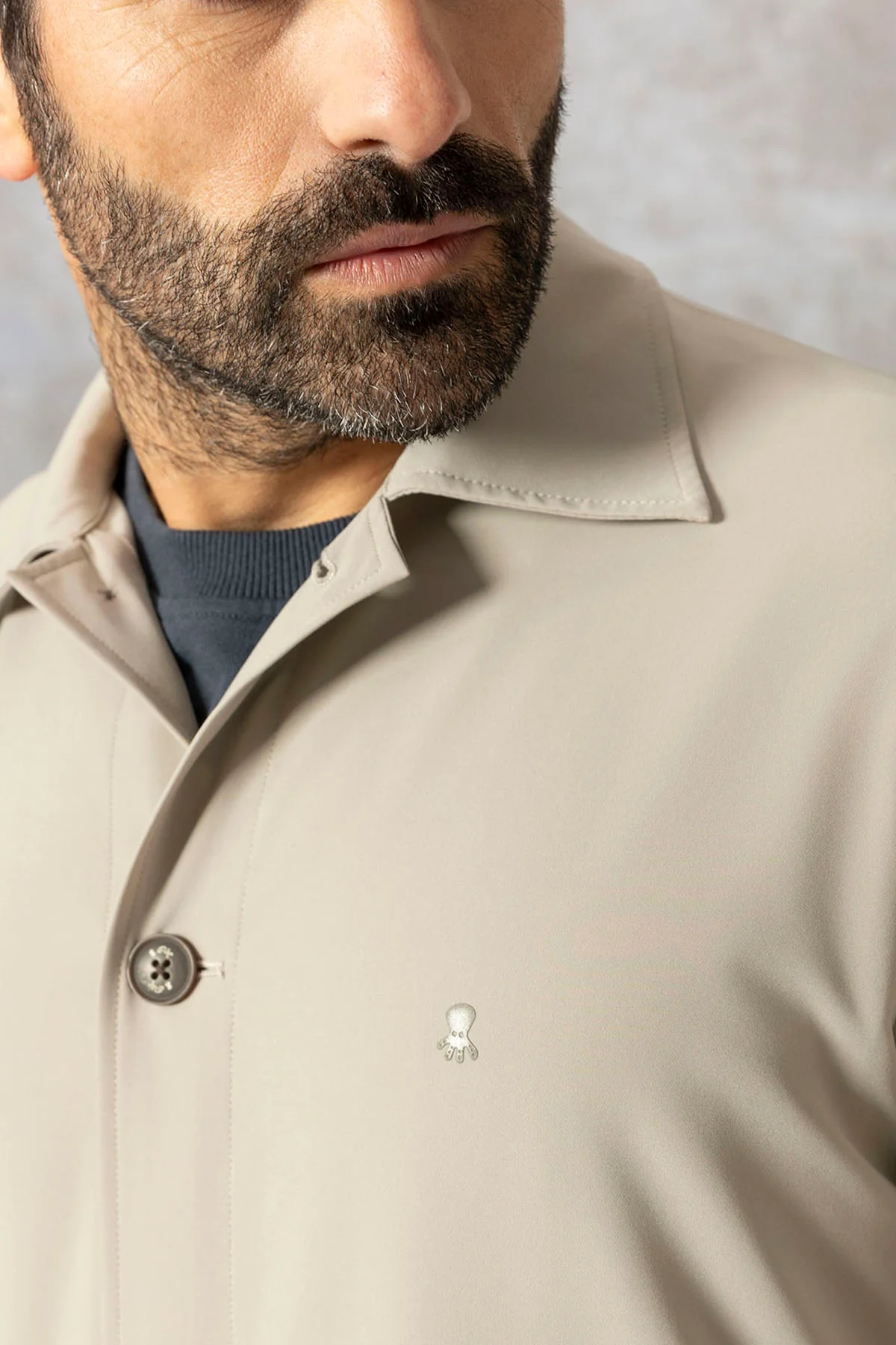 SOBRECAMISA TÉCNICA ULTRALIGERA BEIGE - Image 3