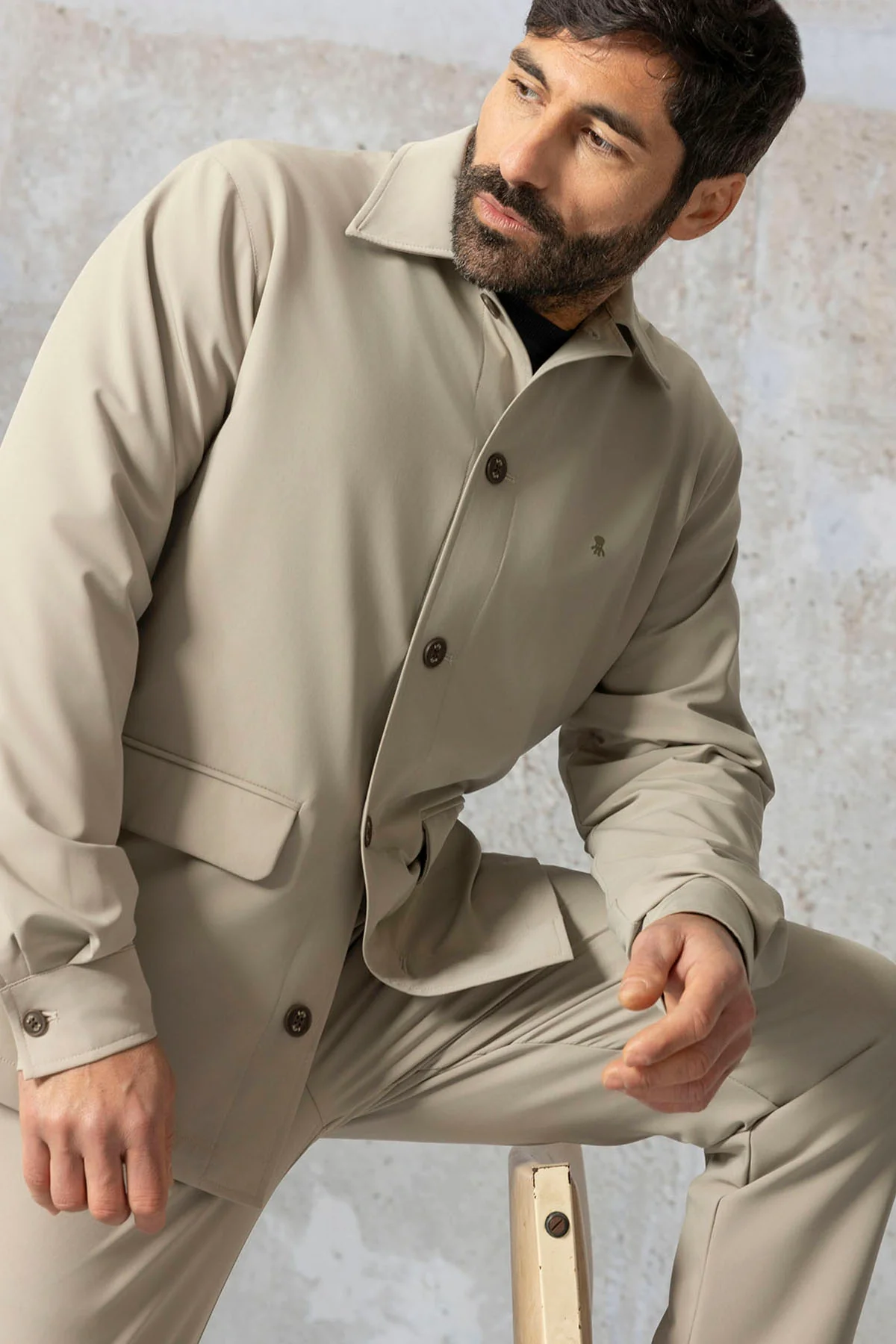 SOBRECAMISA TÉCNICA ULTRALIGERA BEIGE - Image 8