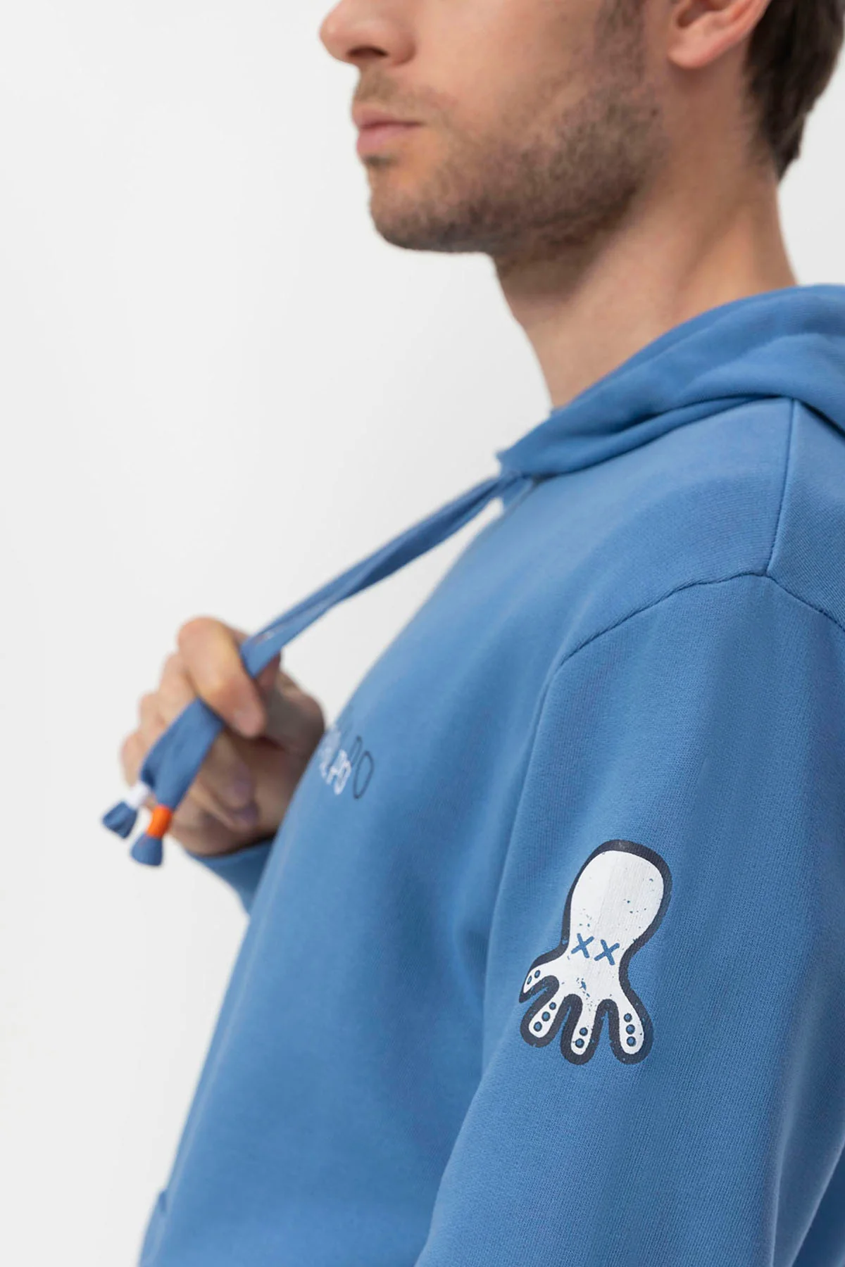 SUDADERA CAPUCHA LOGO TRIPLE DIBUJADO ÍNDIGO - Image 4