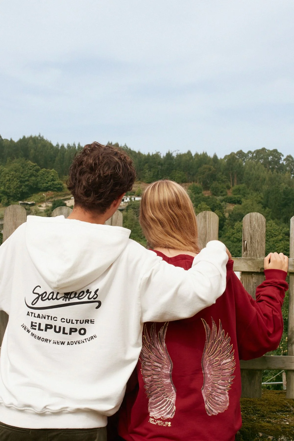 SUDADERA CAPUCHA TEEN ALAS GRANATE - Image 4