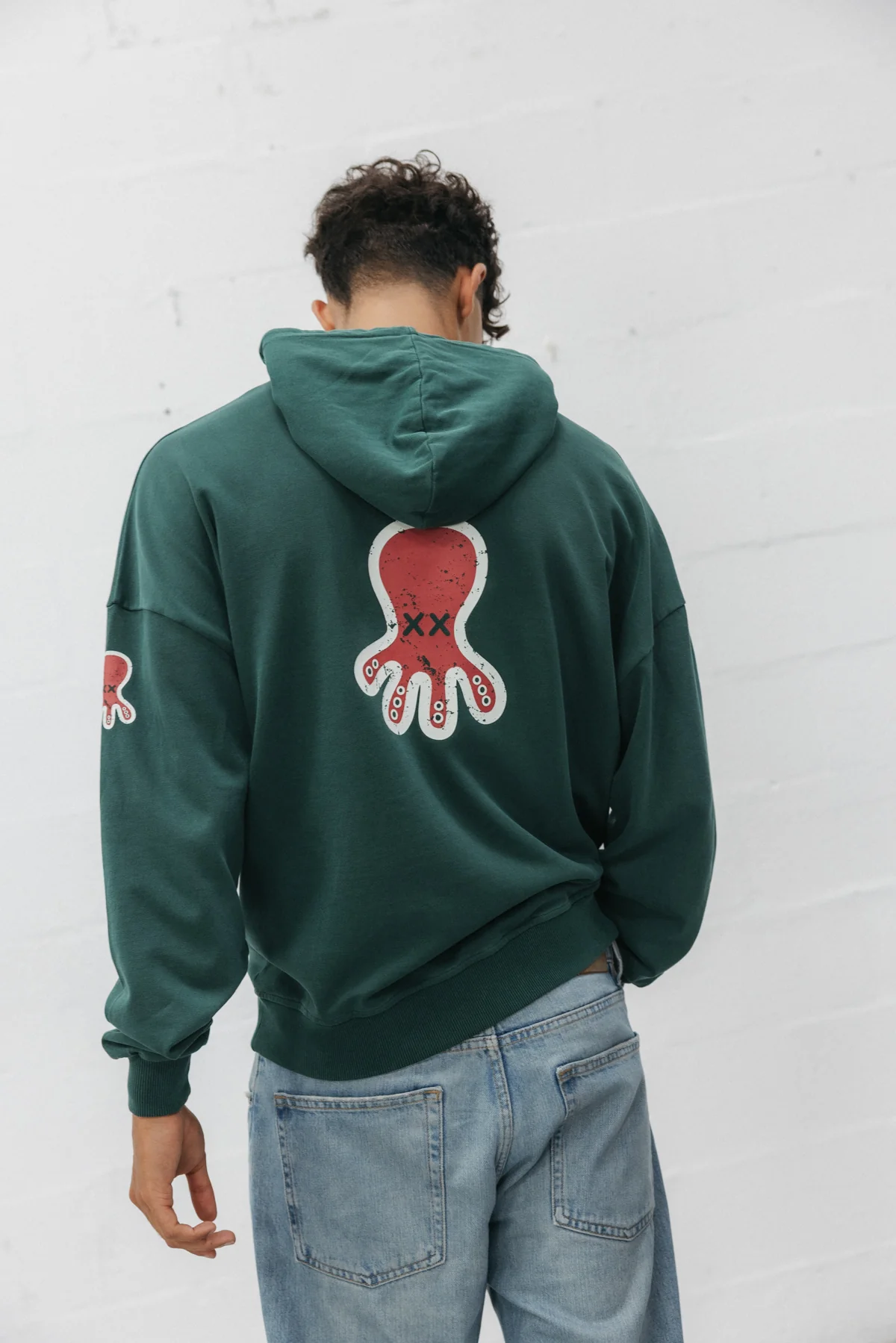 SUDADERA CAPUCHA UNISEX TRIPLE LOGO ESTAMPADO VERDE BOTELLA - Image 6