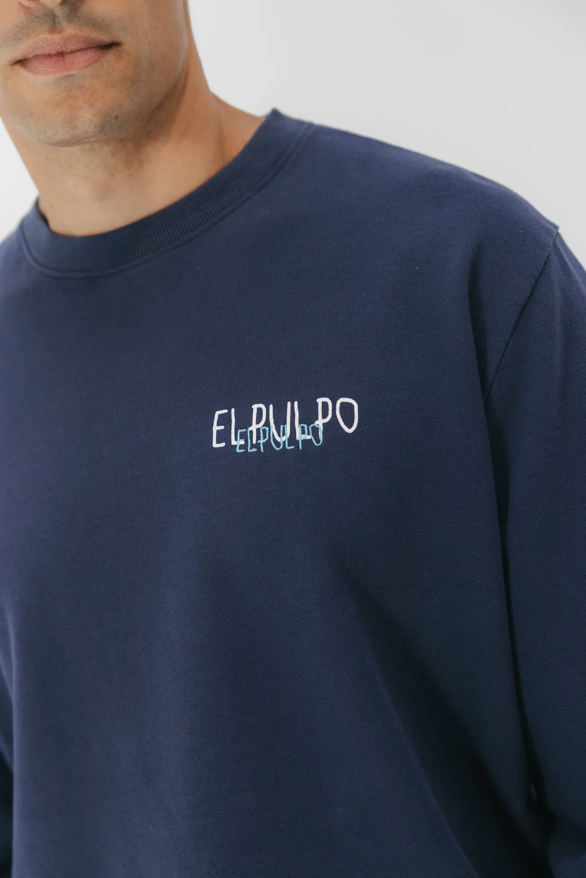 SUDADERA LOGO TEJIDO AZUL MARINO DELAVÉ - Image 3