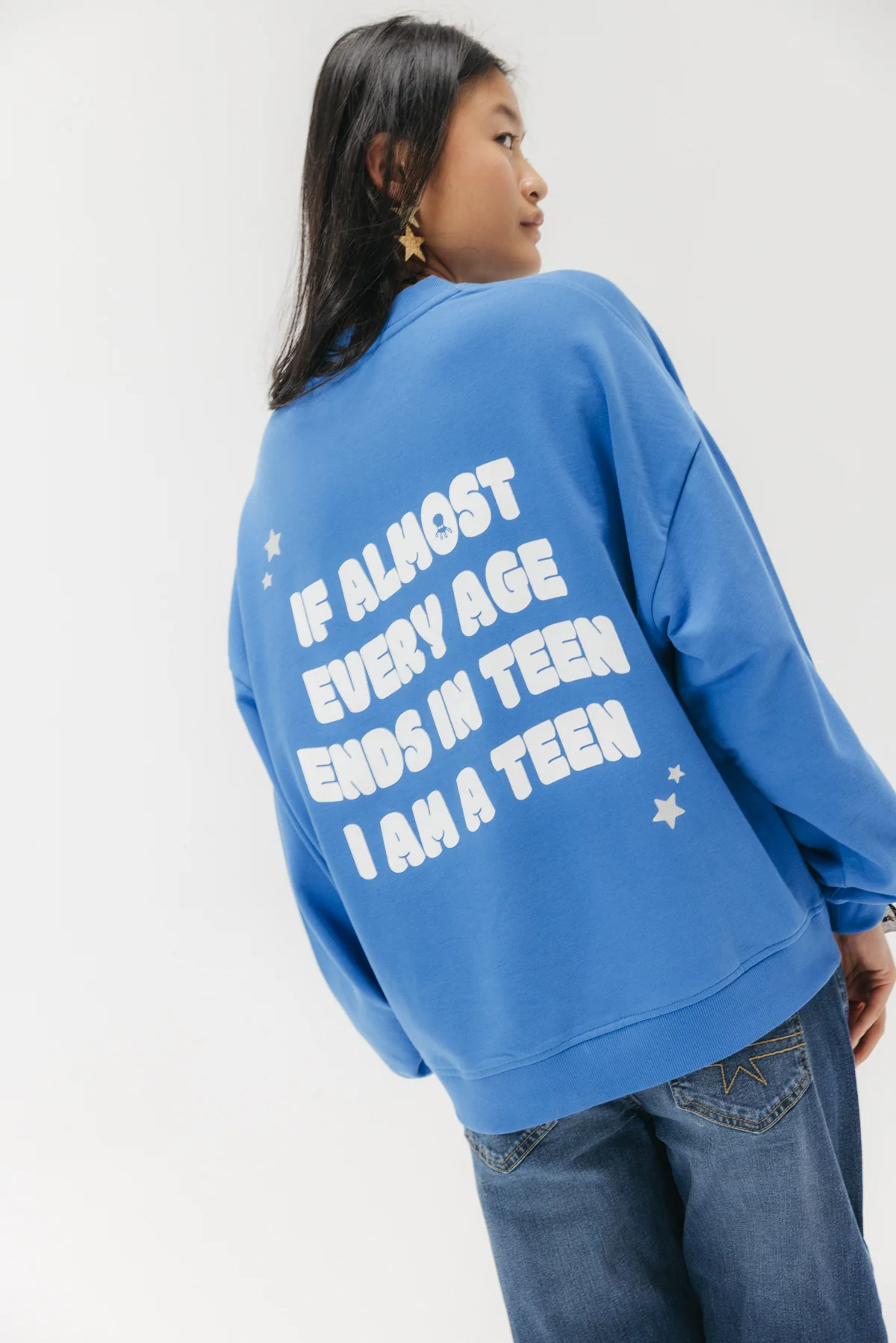 SUDADERA TEEN ESTAMPADO MENSAJE AZUL ROYAL - Image 3