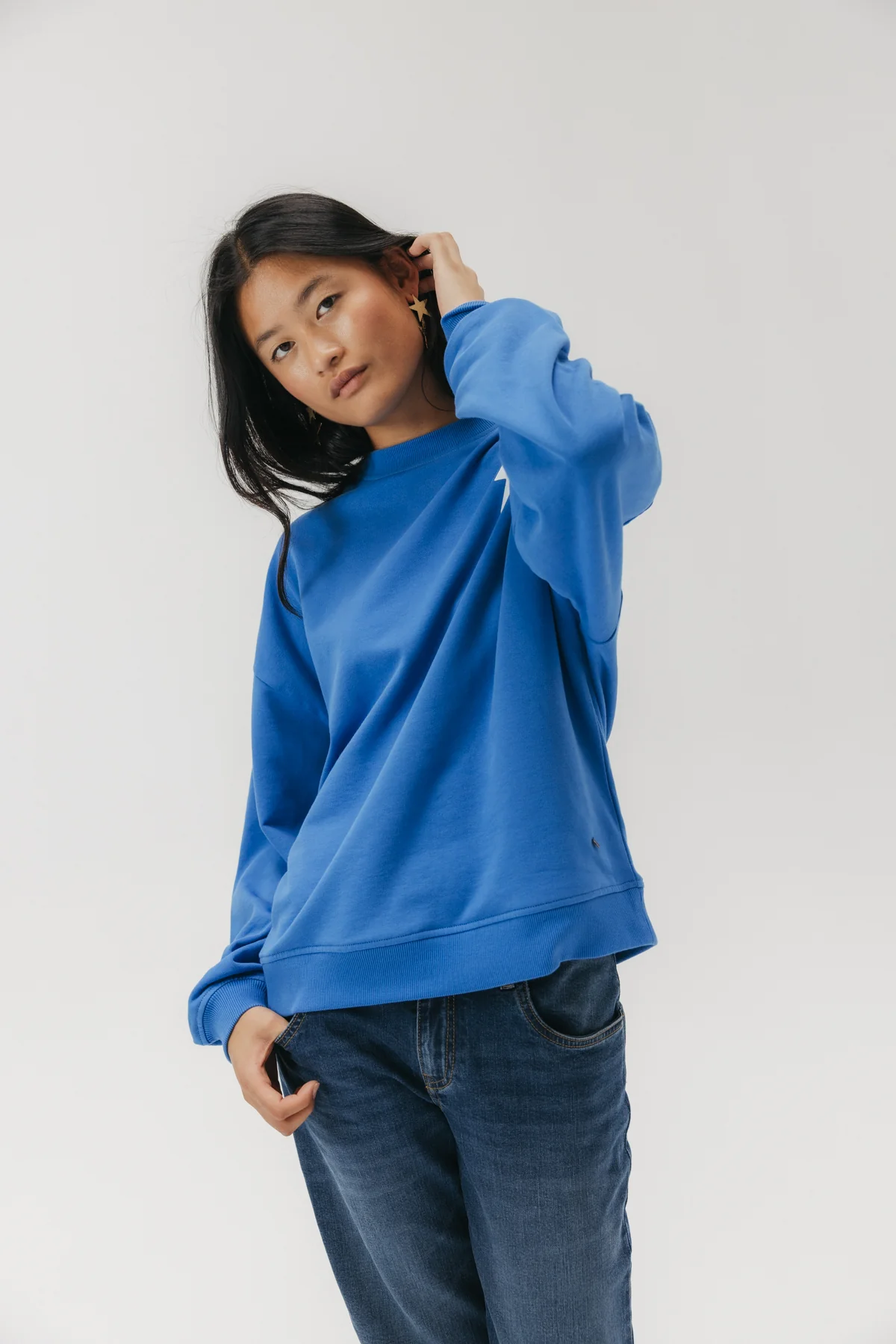 SUDADERA TEEN ESTAMPADO MENSAJE AZUL ROYAL - Image 5