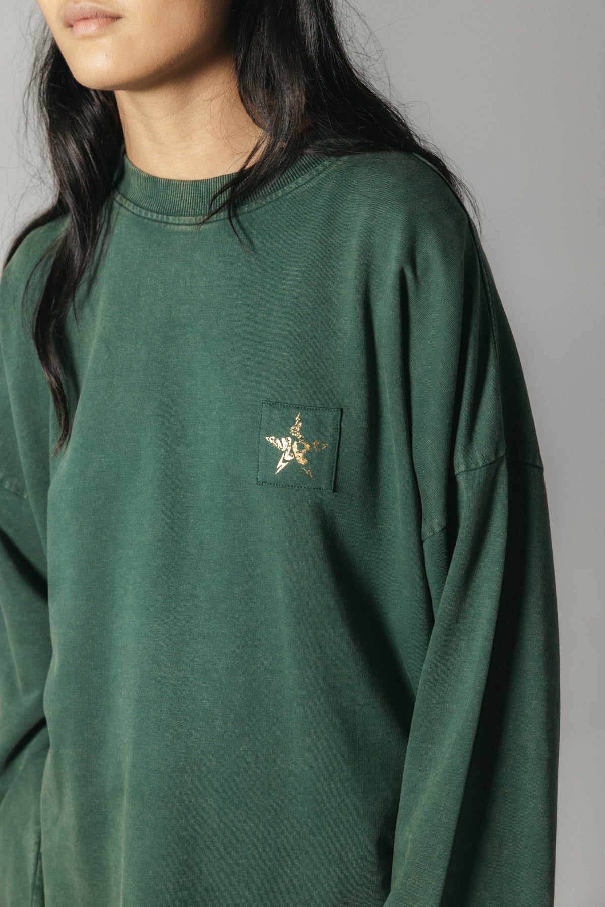 SUDADERA TEEN LOGO ESTRELLA VERDE MILITAR - Image 2