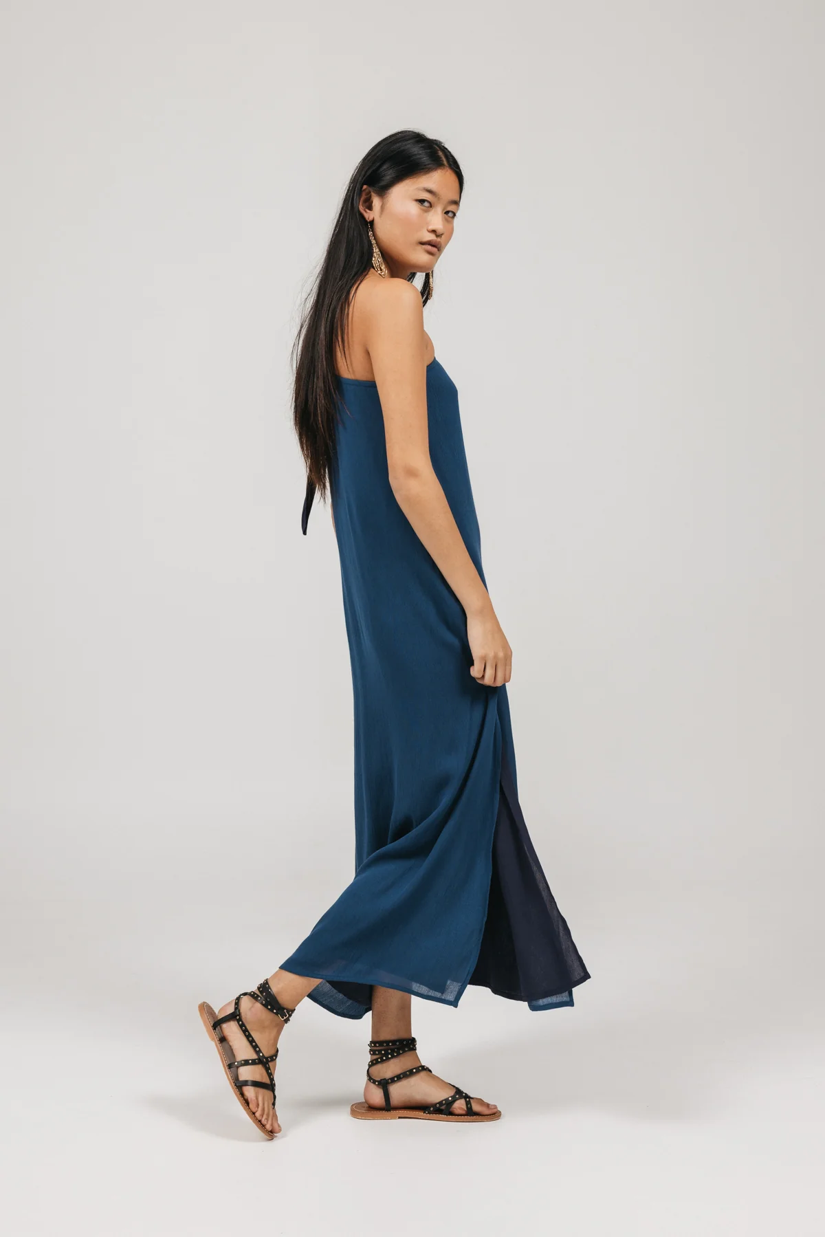 VESTIDO TEEN ASIMÉTRICO LAZO AZUL ROYAL - Image 4